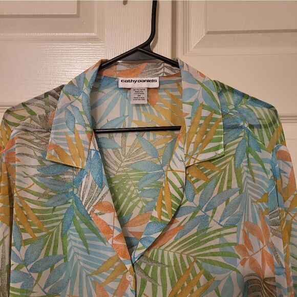 NWOT Cathy Daniels sheer half sleeve collard  button-down blouse - Picture 2 of 7